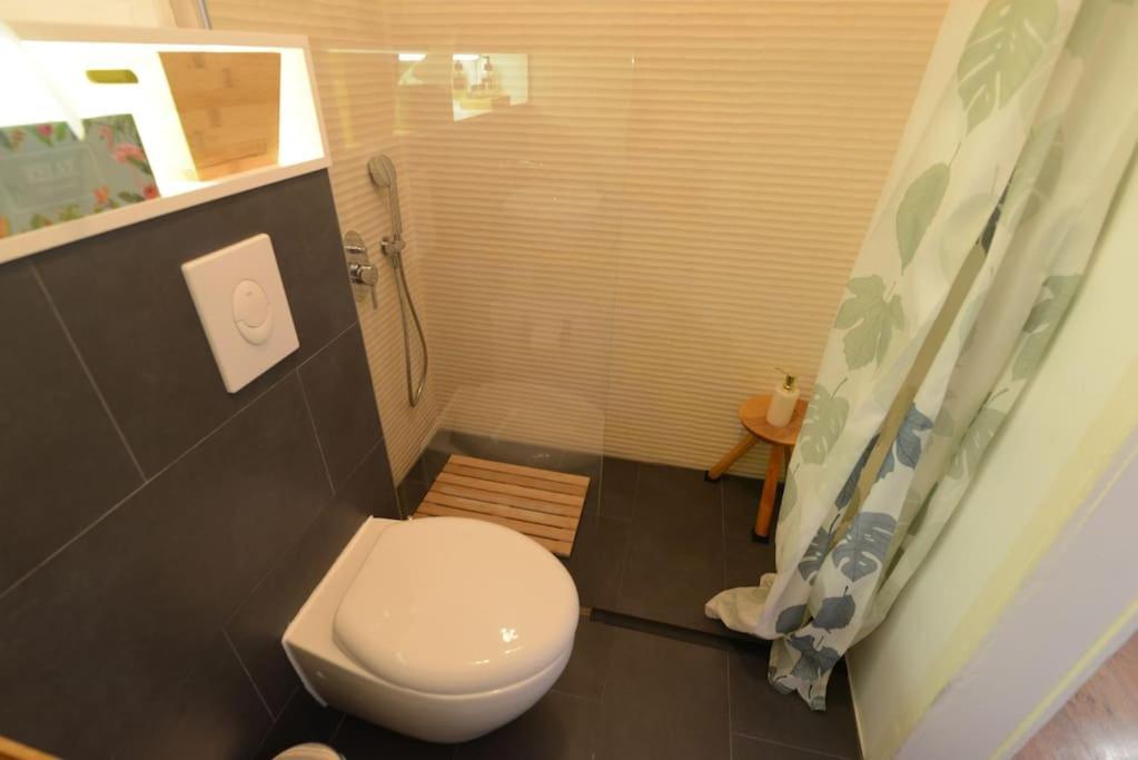 No.8: Lovely & Cosy 3-Room Heart Of The City ทิมิชัวรา ภายนอก รูปภาพ